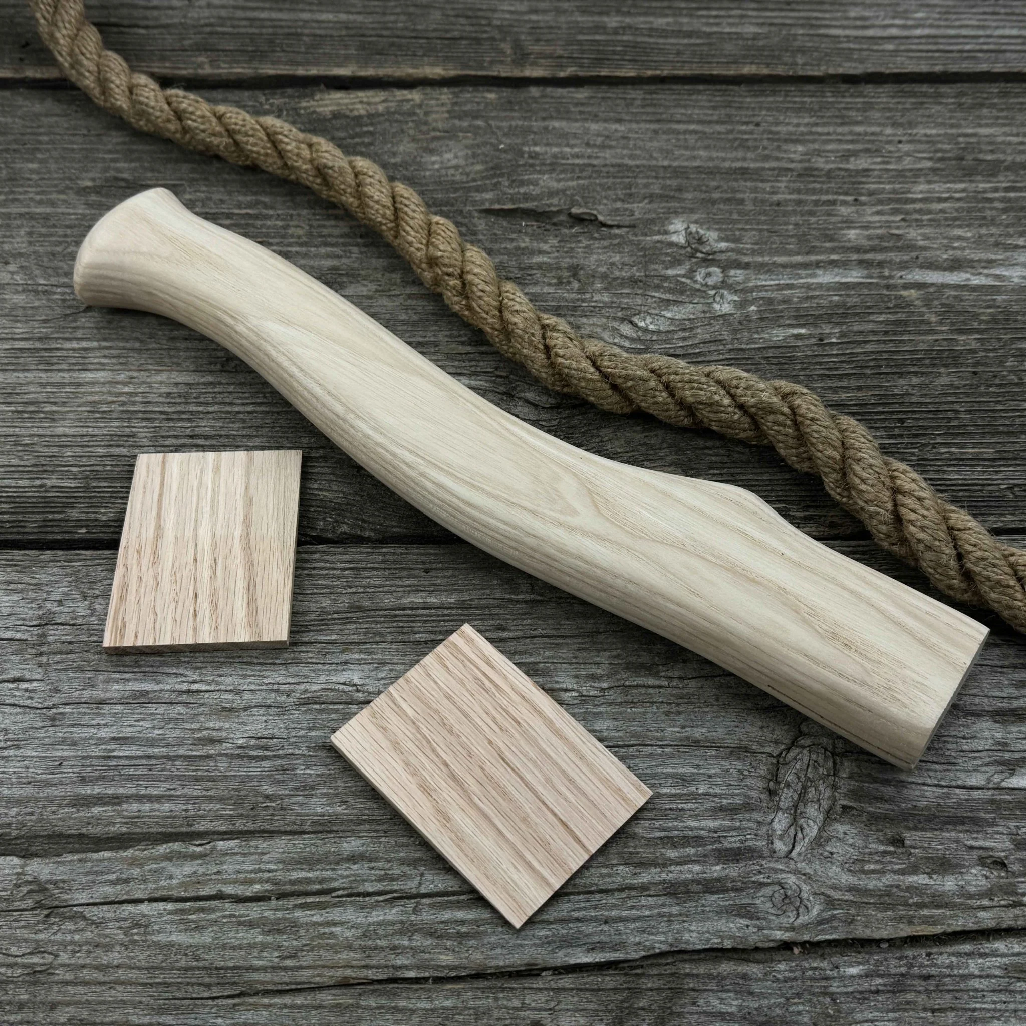 Ash Wood Axe Handle with Red Oak Wedges, 31 cm (12.2 inches) - Image 4