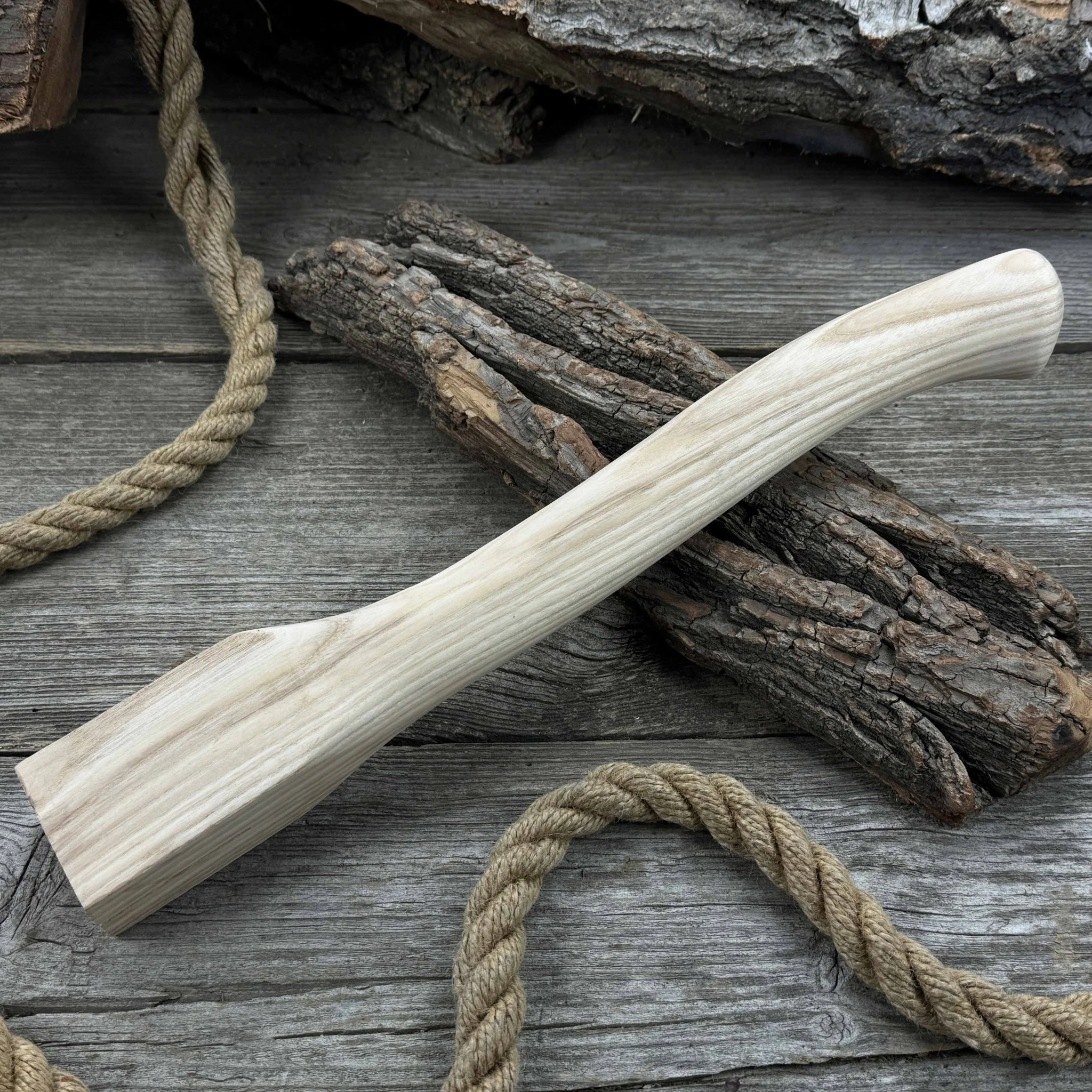 Ash Wood Axe Handle with Red Oak Wedges, 41.5 cm (16.3 in) - Image 4