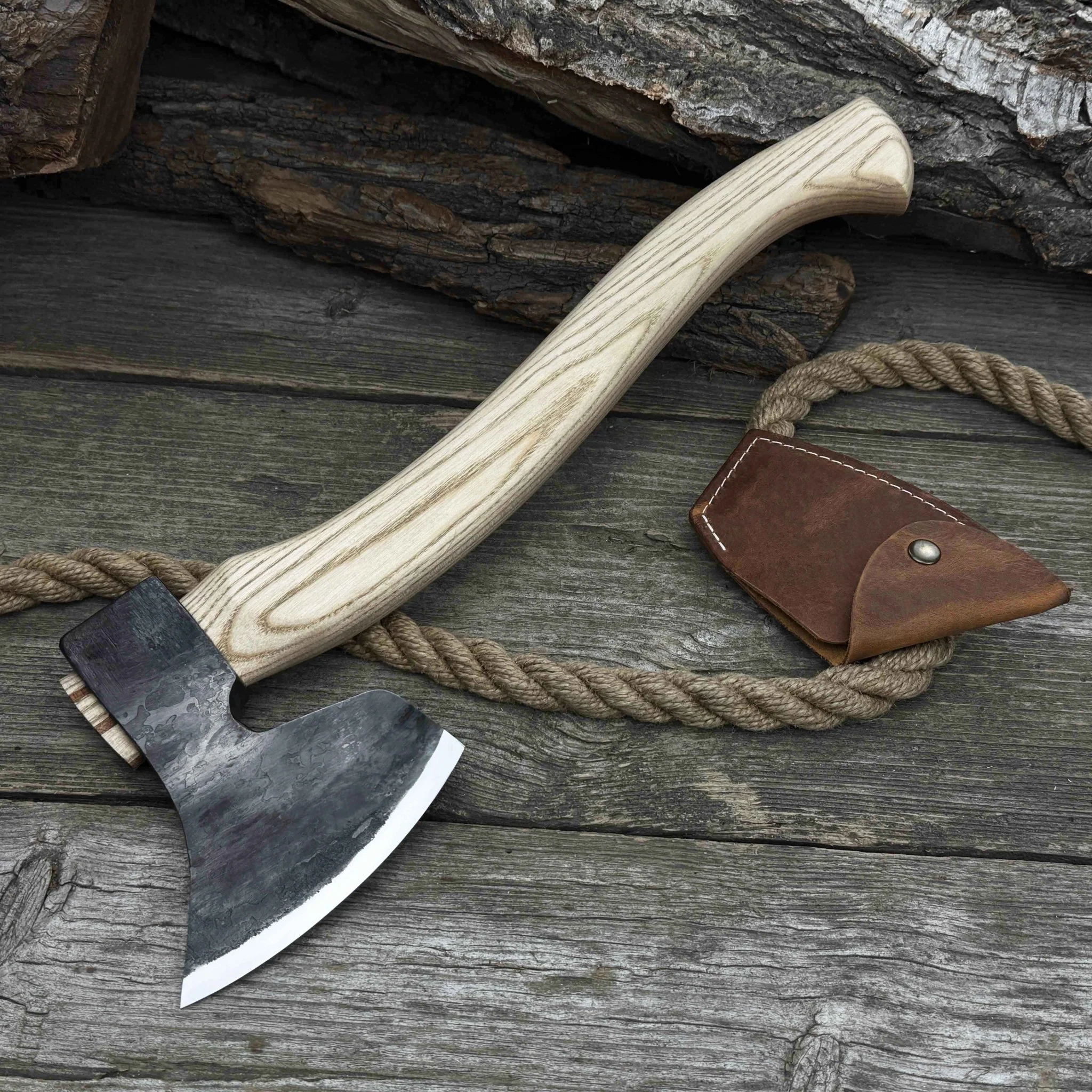 Chopping Axe with Leather Back Carry Pouch, 1.05 kg (2.2 lb) - Image 8