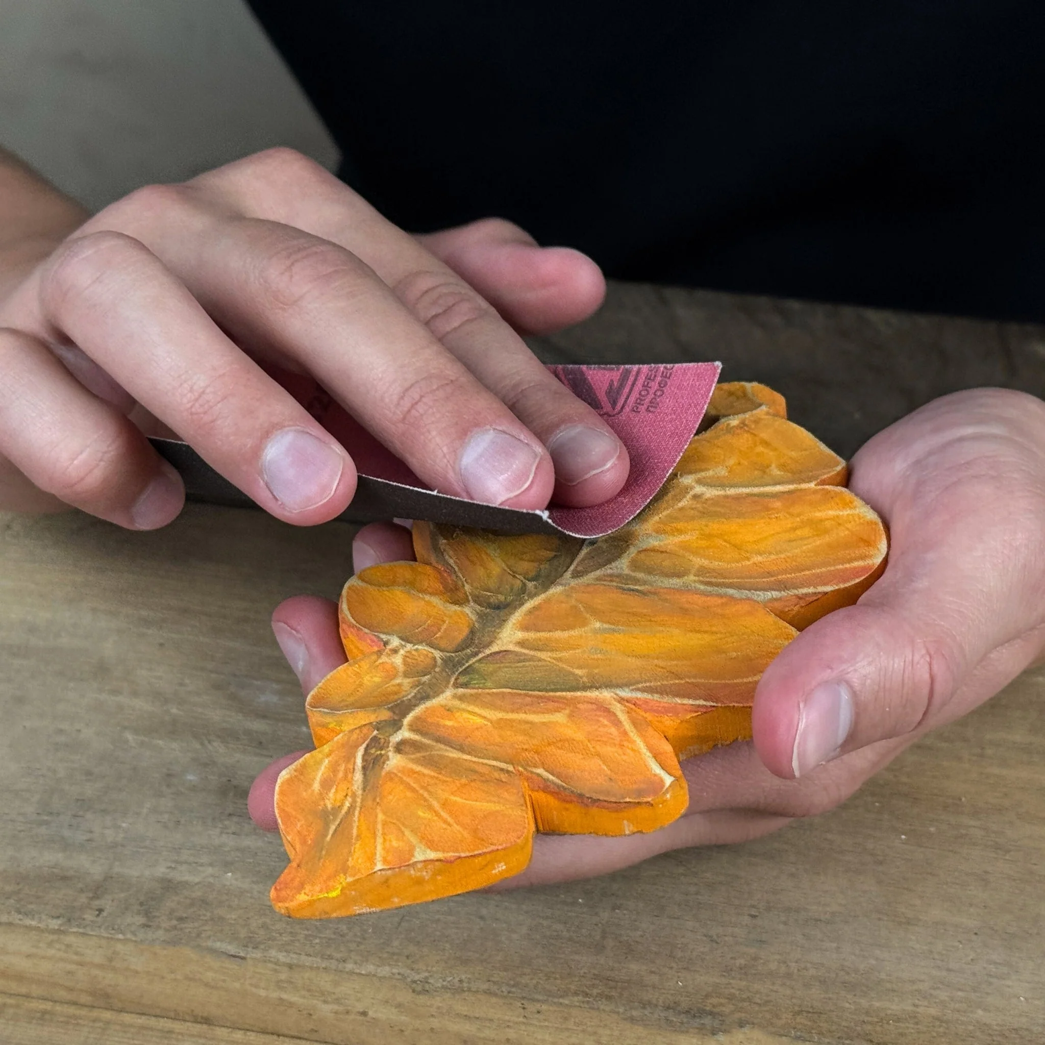 DIY Oak Leaf Carving and Painting Kit - Image 9