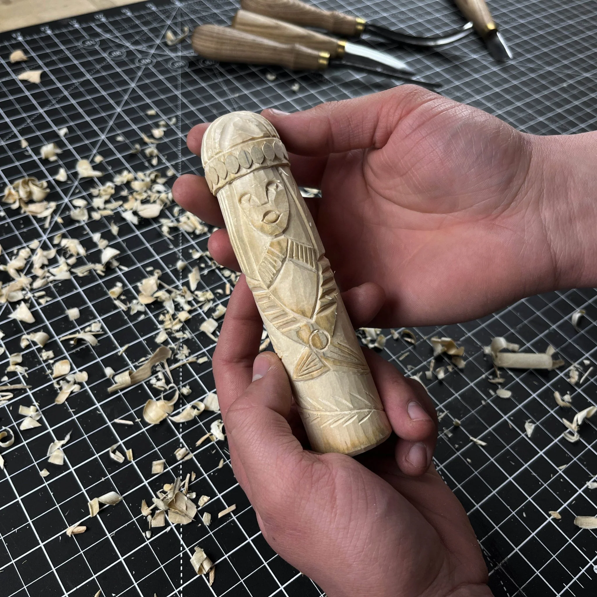 Hand-Carved Freyja Statue – 14 cm (5.7 inch) Wooden Norse Goddess Altar Figurine - Image 8